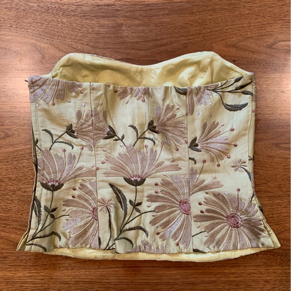 Embroidered Corset-Style Top - Picture 3 of 6